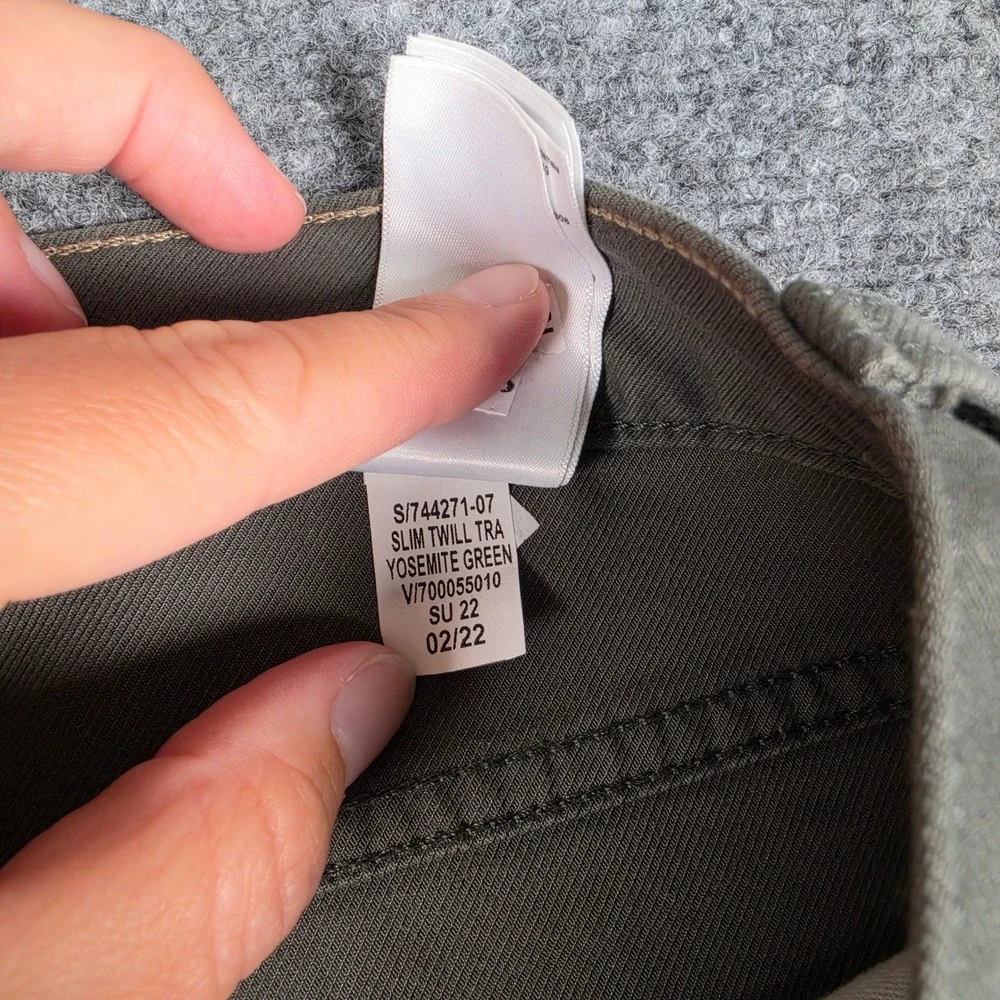 Banana Republic Traveler Pants Mens 31x32 Yosemite Green Slim Twill Chino NWT